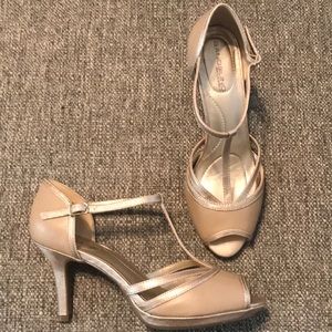 b Flexible by  Bandolino 7 1/2